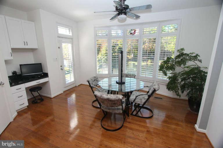 1464 Waterfront Road Reston, VA 20194 - Photo 7 of 30 Spacious breakfast room with awesome lakeviews