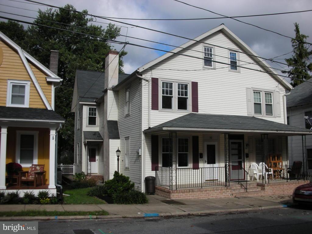 32 South Locust Street Lititz, PA 17543 - Photo 1 of 20