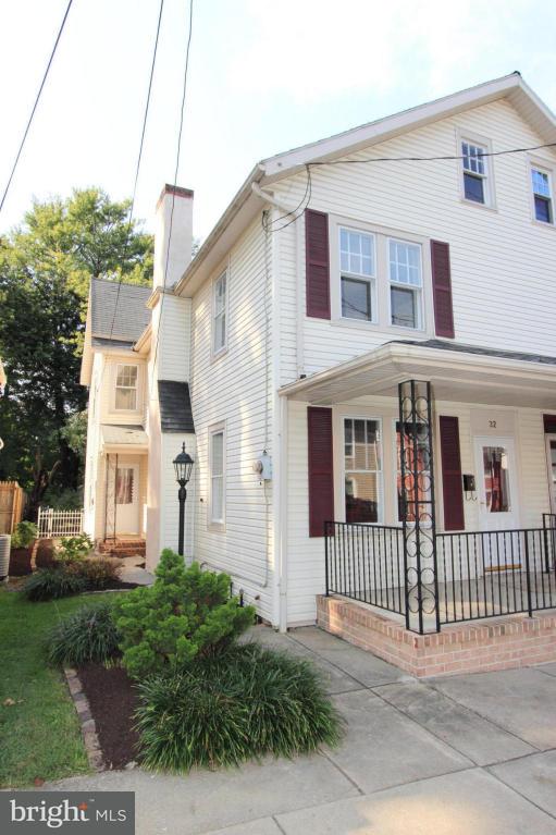 32 South Locust Street Lititz, PA 17543 - Photo 2 of 20