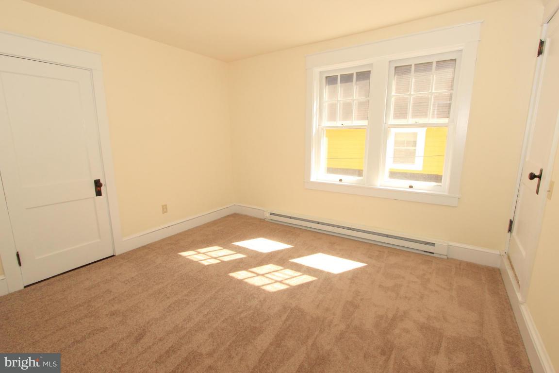 32 South Locust Street Lititz, PA 17543 - Photo 11 of 20