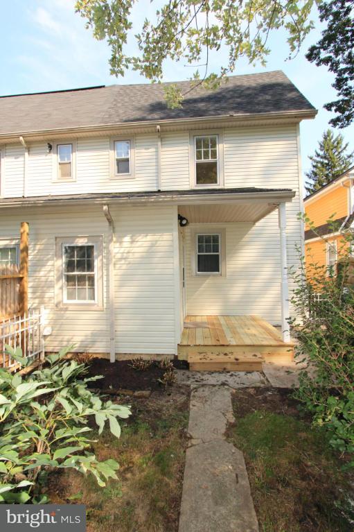 32 South Locust Street Lititz, PA 17543 - Photo 3 of 20