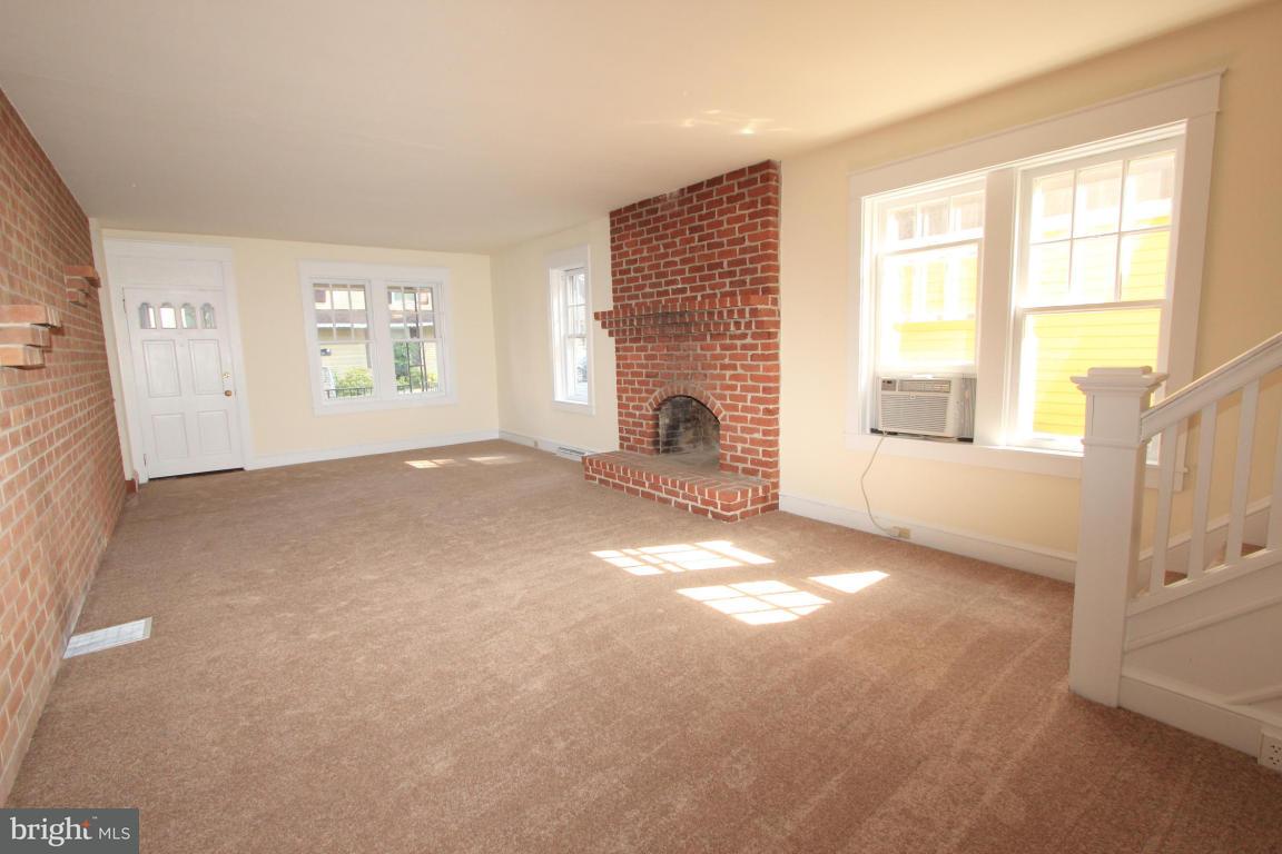 32 South Locust Street Lititz, PA 17543 - Photo 6 of 20