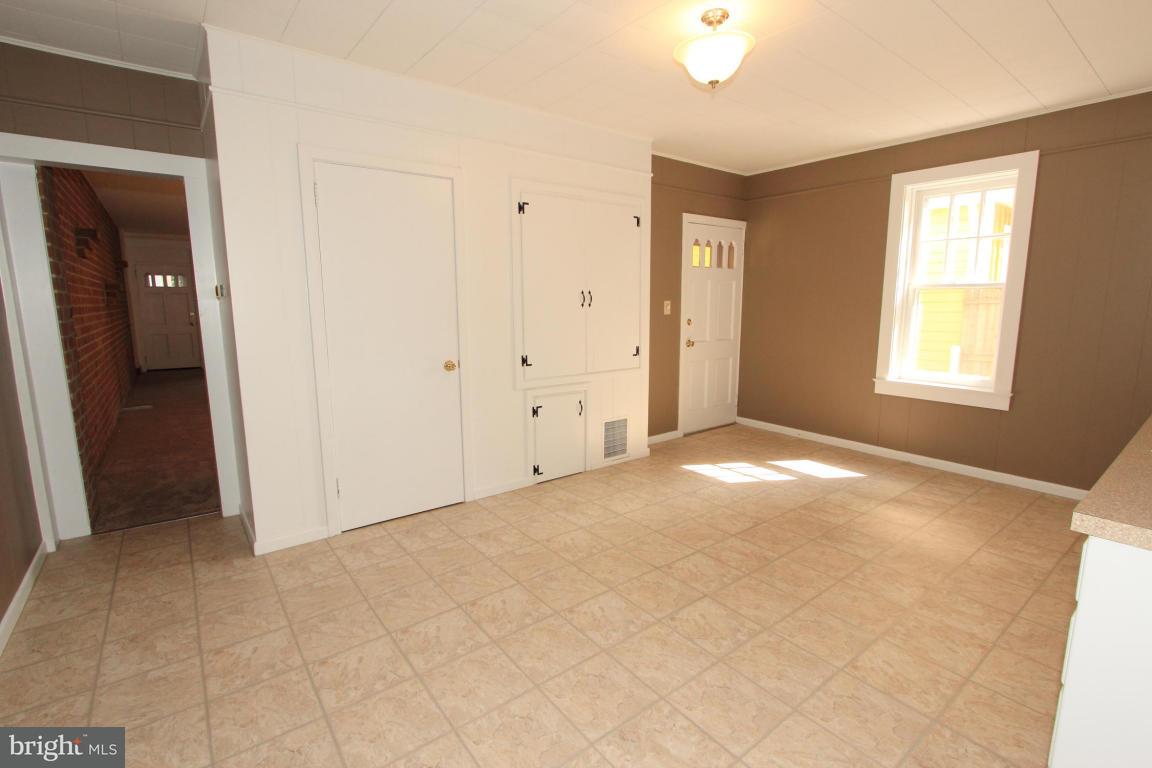 32 South Locust Street Lititz, PA 17543 - Photo 9 of 20