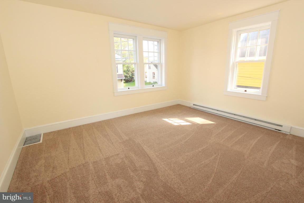 32 South Locust Street Lititz, PA 17543 - Photo 10 of 20