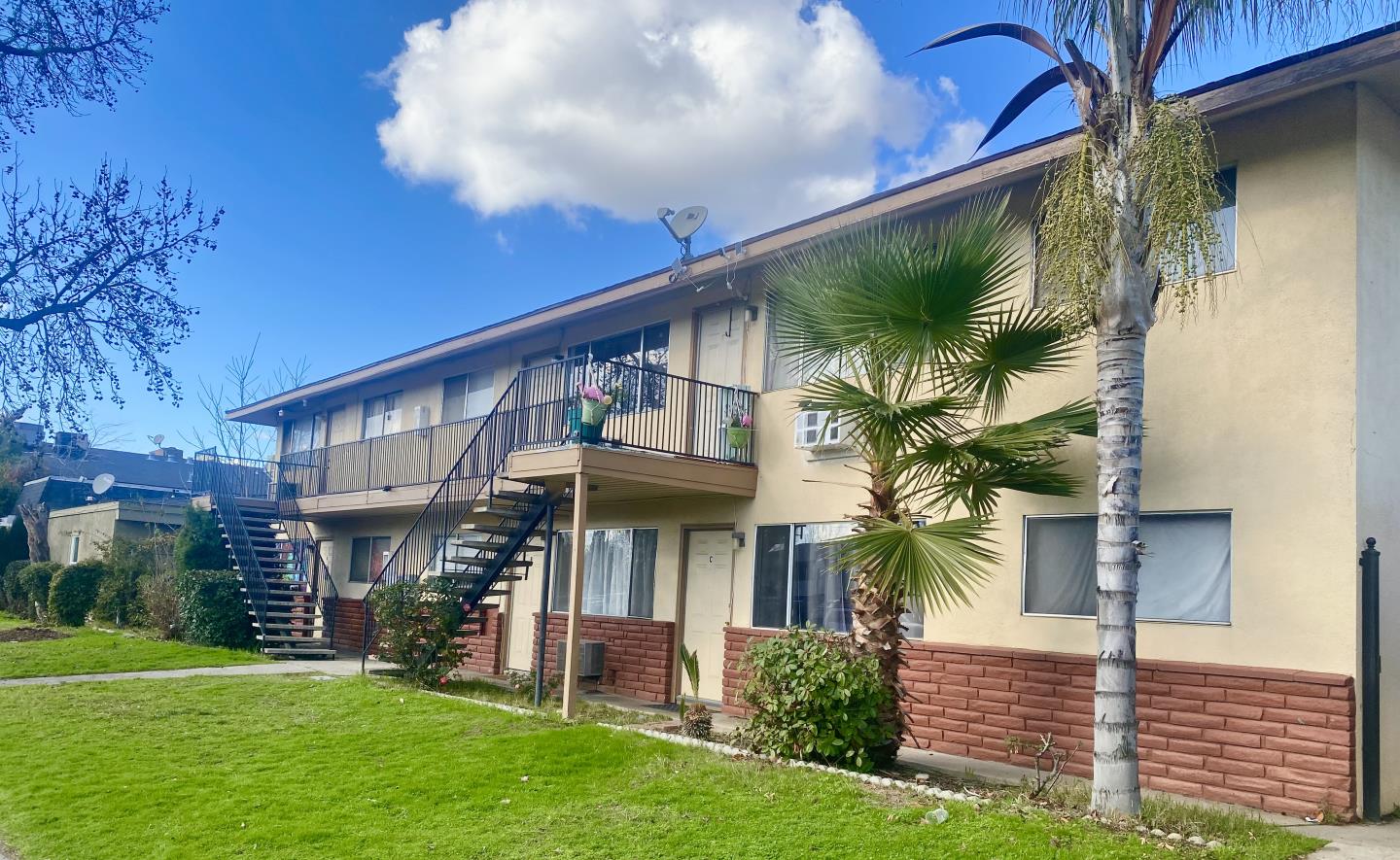 3345 East Fairmont Ave  