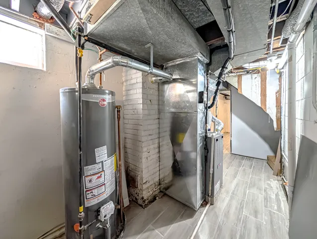 a view of utility room