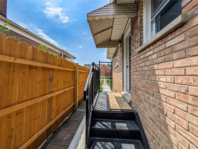 a view of a house and a yard