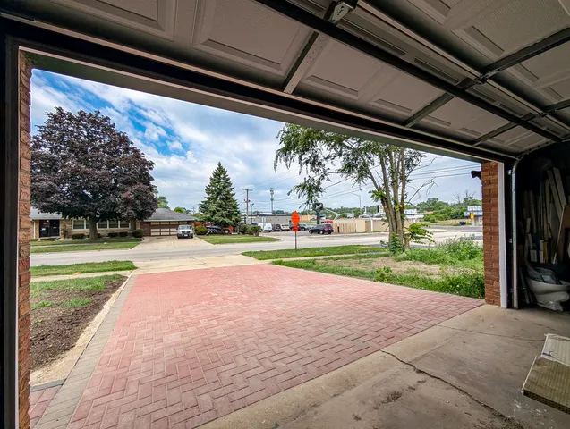 $267,700 | 401 West 14th Place, Chicago Heights, IL 60411