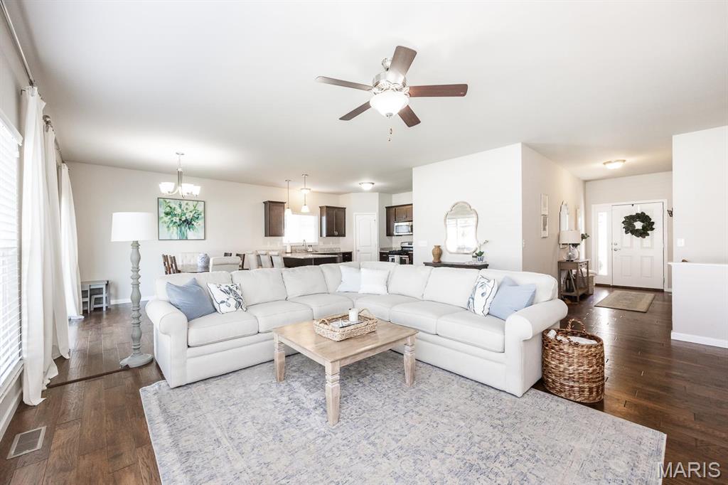801 Hawkridge Belleville, IL 62221 - Photo 5 of 33 Gallery Image 5