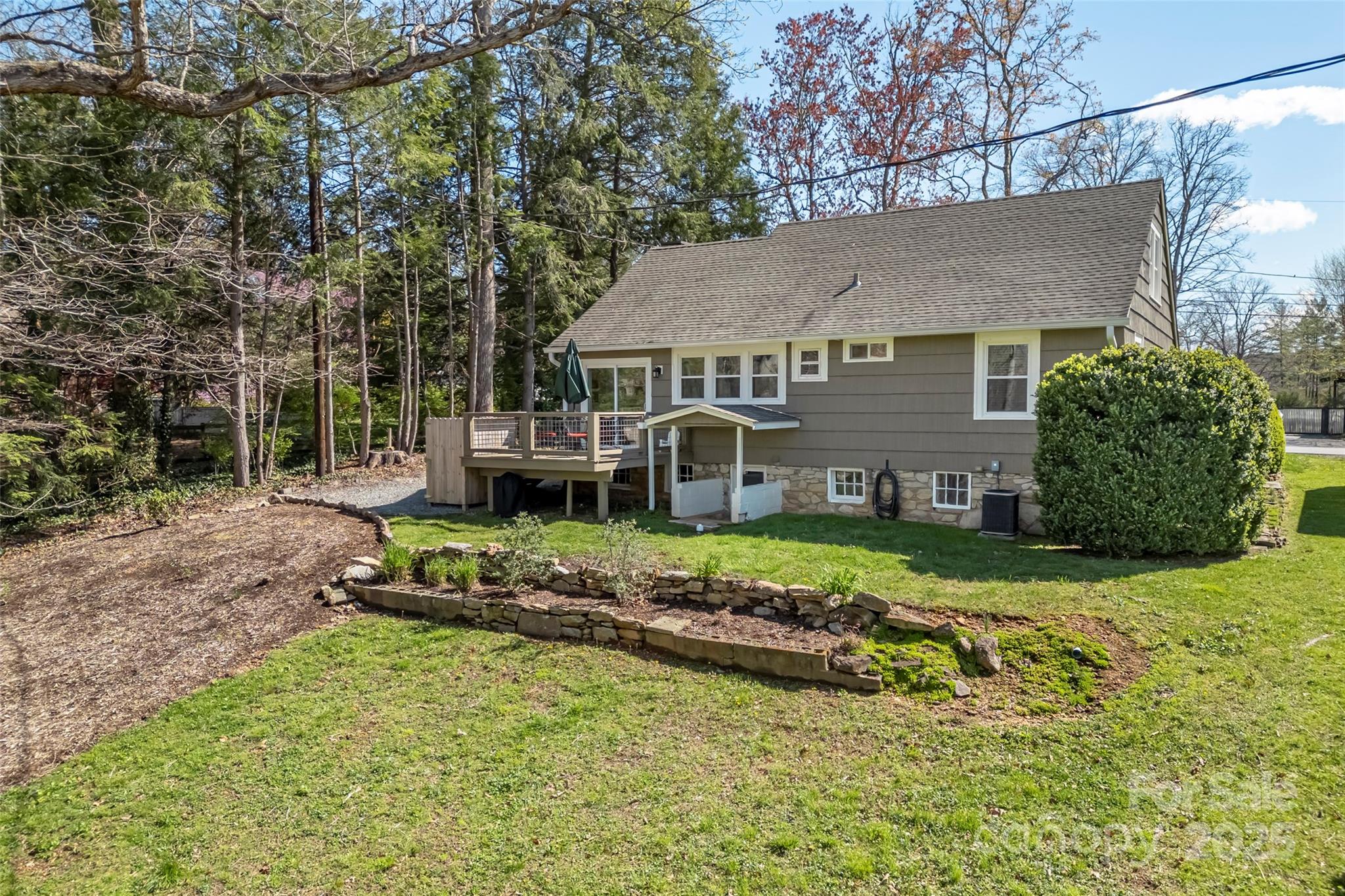580 Maple Street Brevard, NC 28712 - Photo 4 of 28 front view of a house with a yard