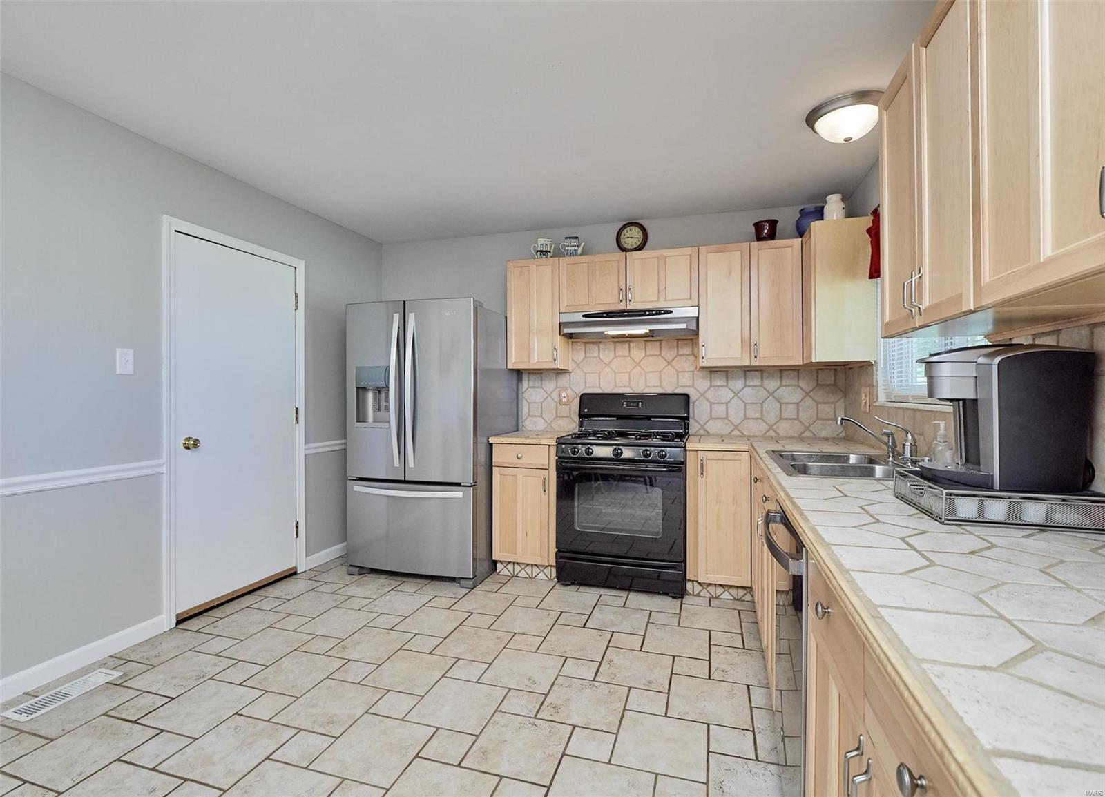 5843 Hempline Road St. Louis, MO 63129 - Photo 11 of 25