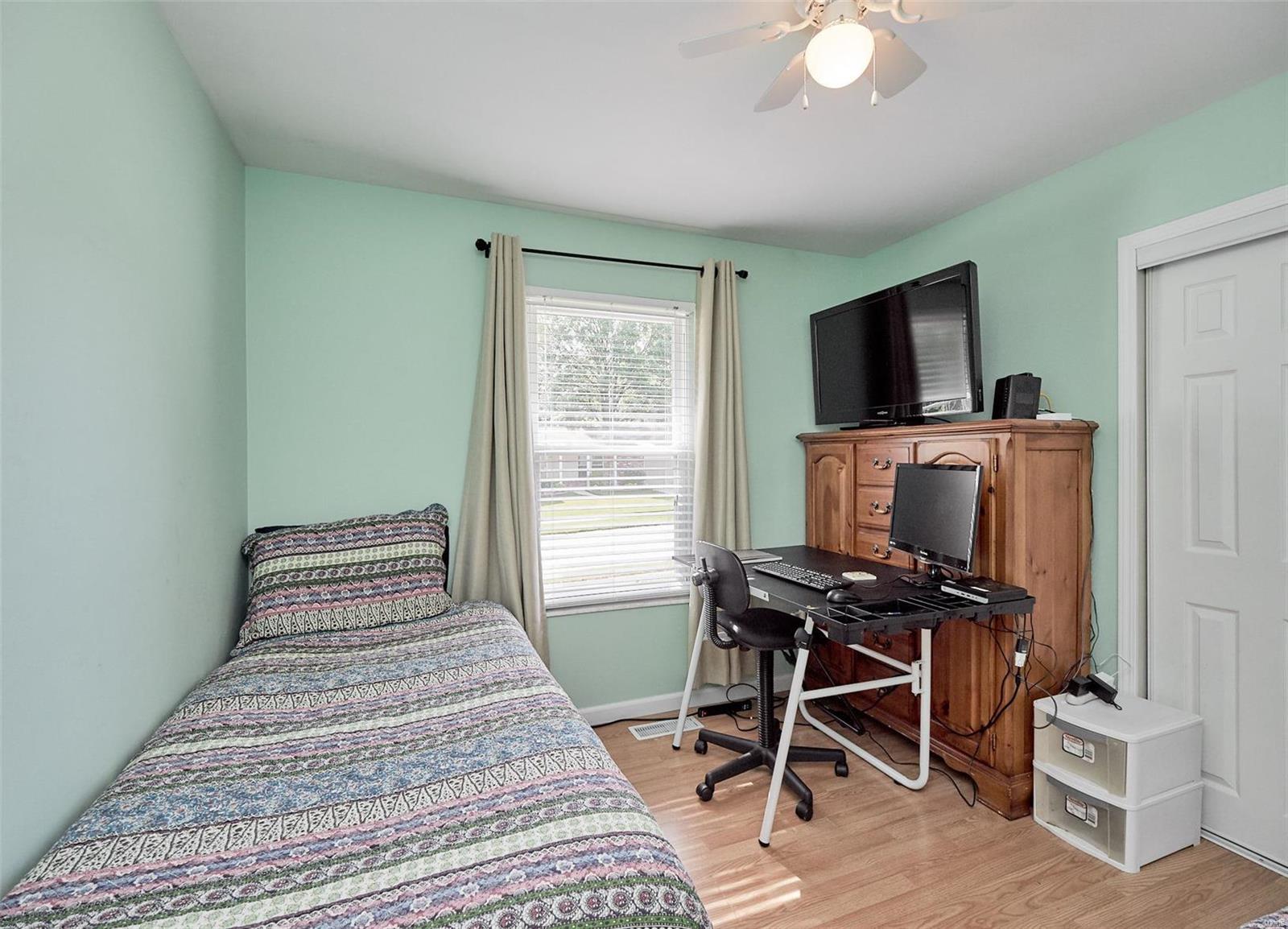 5843 Hempline Road St. Louis, MO 63129 - Photo 15 of 25