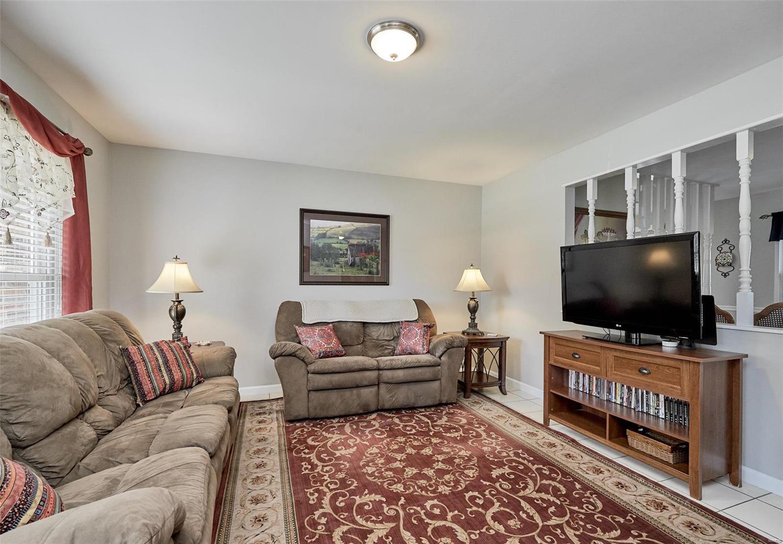 5843 Hempline Road St. Louis, MO 63129 - Photo 4 of 25