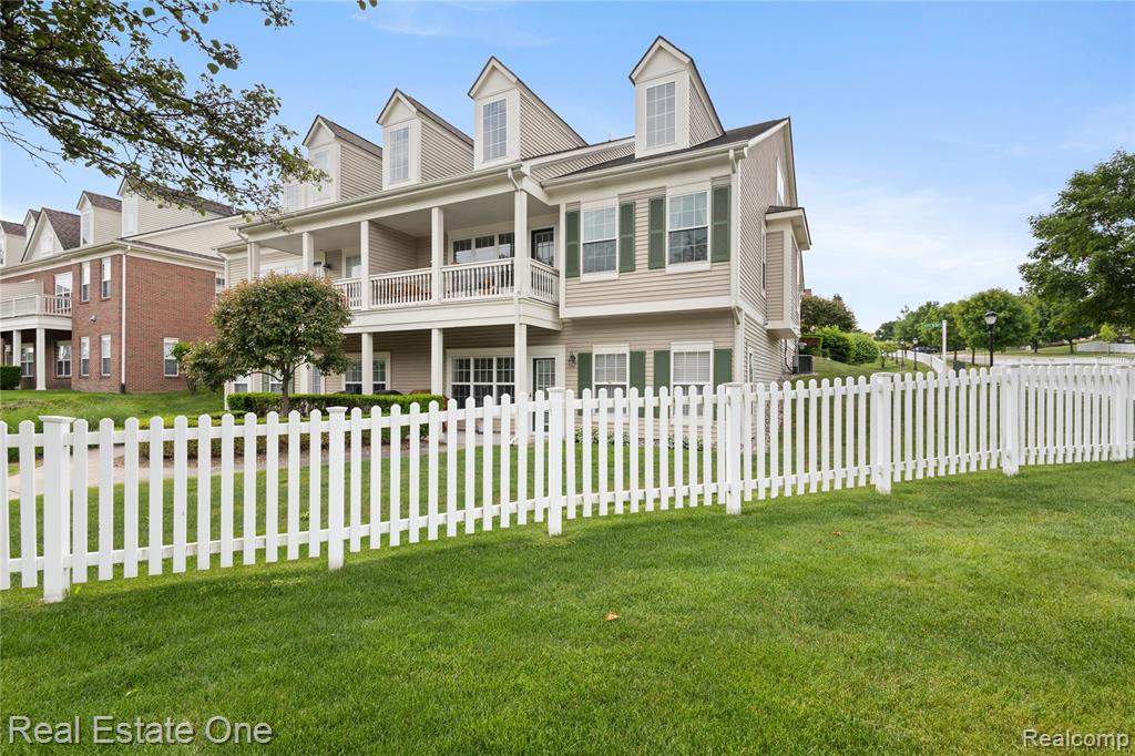 731 East Bluff Court Rochester Hills, MI 48306 - Photo 36 of 39