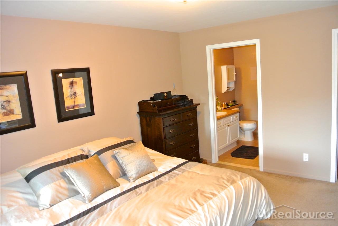 3507 Tremonte Circle Rochester, MI 48306 - Photo 12 of 30 31201749-11.JPG