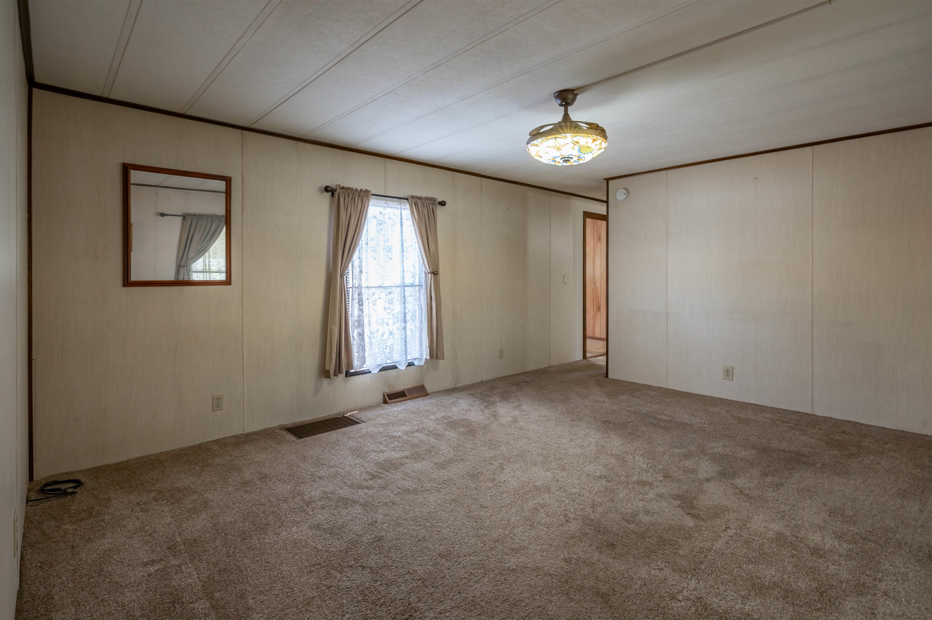 6 Embassy Avenue Hooksett, NH 03106 - Photo 24 of 40
