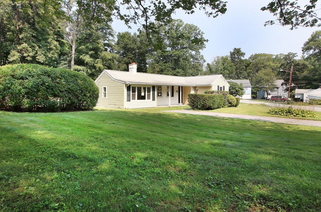 17 Rockridge Road Framingham, MA 01702 - Photo 2 of 17 Gallery Image 2