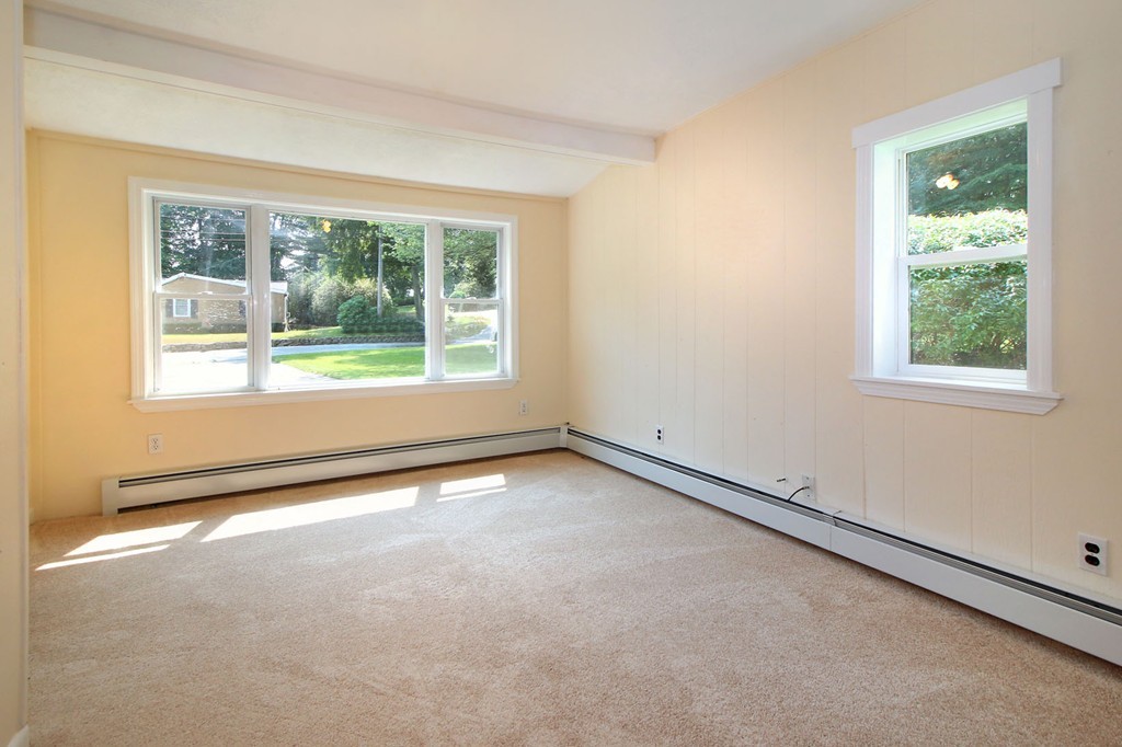 17 Rockridge Road Framingham, MA 01702 - Photo 4 of 17 Gallery Image 4