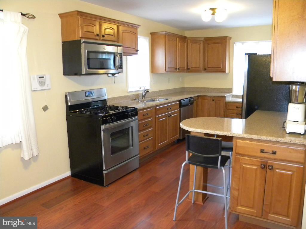 7502 Garrison Road Hyattsville, MD 20784 - Photo 12 of 30 Kitchen
