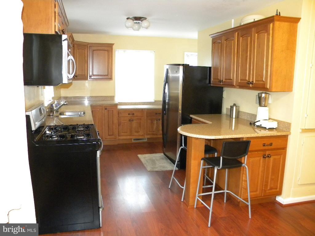 7502 Garrison Road Hyattsville, MD 20784 - Photo 8 of 30 Kitchen
