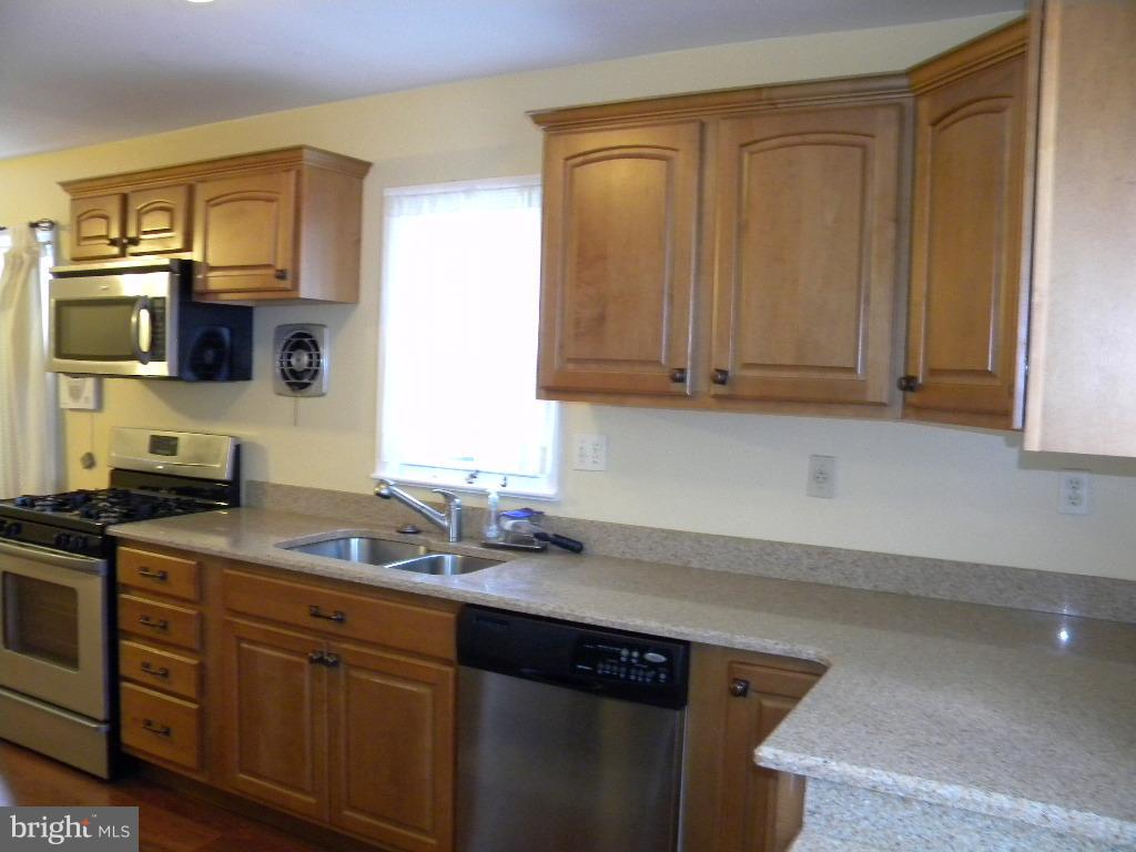 7502 Garrison Road Hyattsville, MD 20784 - Photo 9 of 30 Kitchen