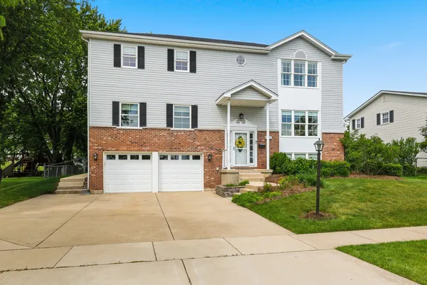 $625,000 | 890 Norman Drive, Hoffman Estates, IL 60192