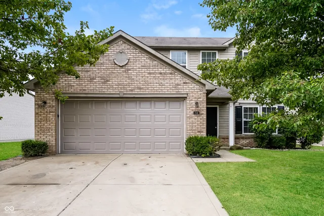 $1,900 | 2146 Rosswood Boulevard, Indianapolis, IN 46229