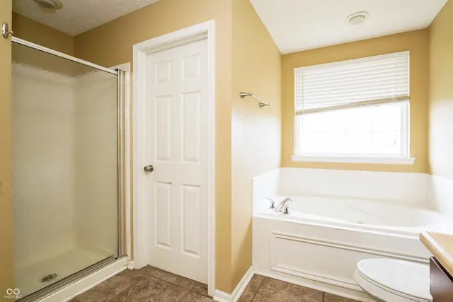 $1,900 | 2146 Rosswood Boulevard, Indianapolis, IN 46229