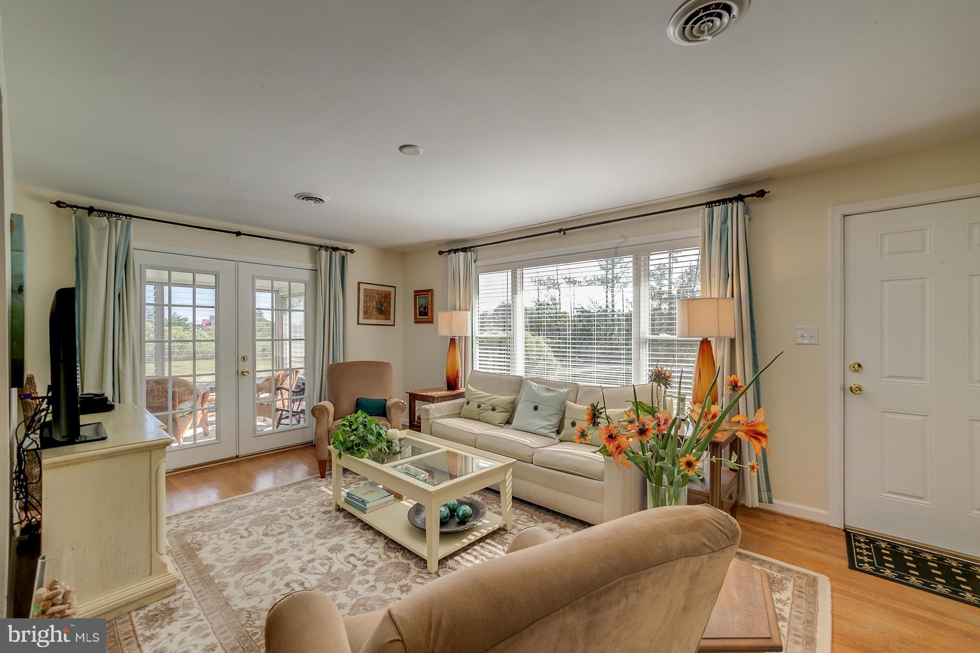 16500 Ball Point Road Piney Point, MD 20674 - Photo 2 of 30 Living Room