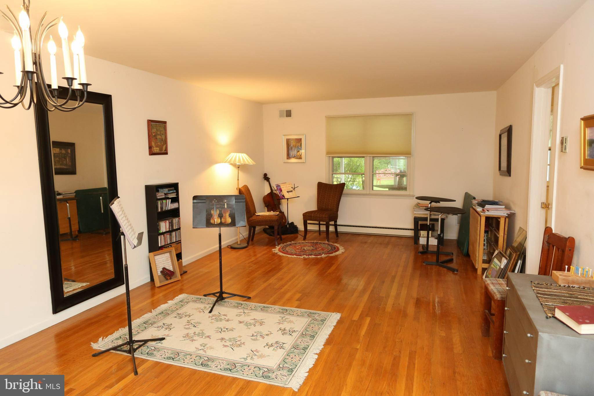 938 Anders Road Lansdale, PA 19446 - Photo 3 of 27 Grand living room- perfect for entertaining