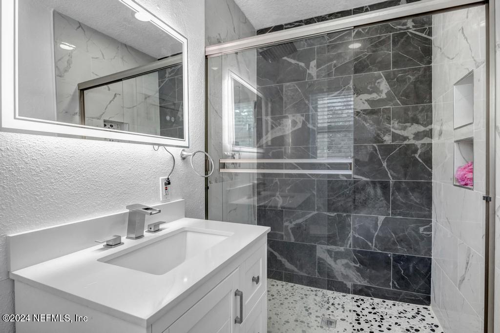 2423 Caladium Road Jacksonville, FL 32211 - Photo 13 of 18 Primary Bath