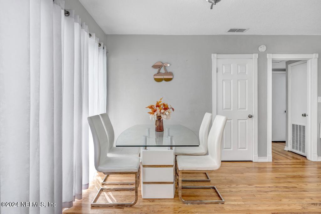 2423 Caladium Road Jacksonville, FL 32211 - Photo 9 of 18 Dining Area