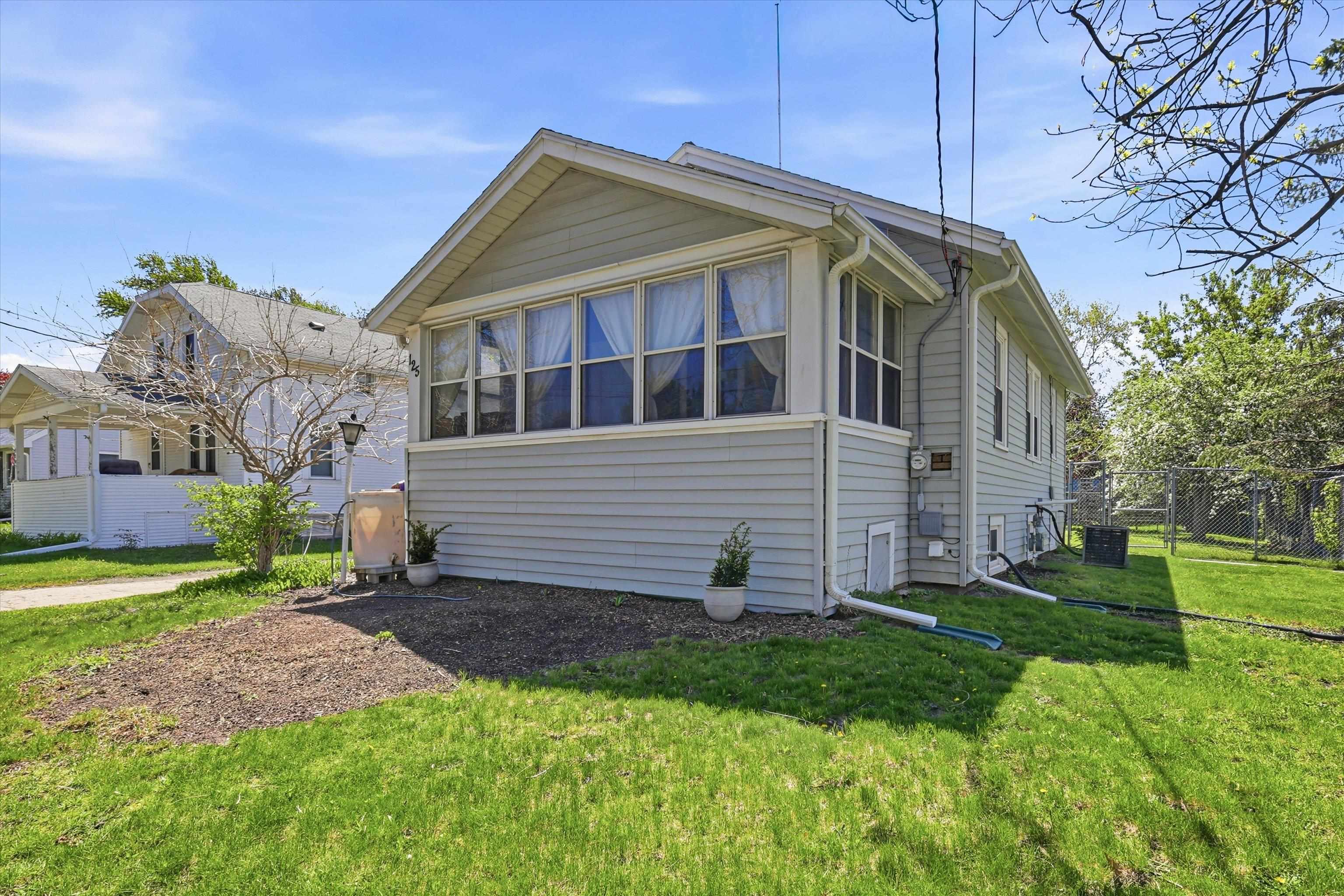 125 East Coolidge Avenue Appleton, WI 54915 - Photo 2 of 20