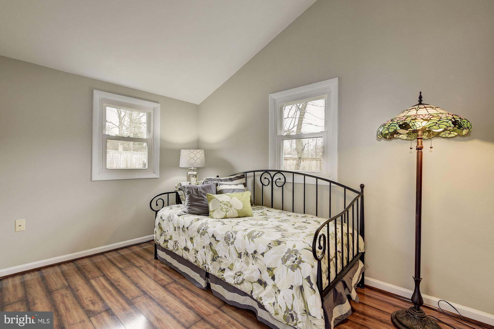 401 Paradise Road Riva, MD 21140 - Photo 12 of 17 Second bedroom