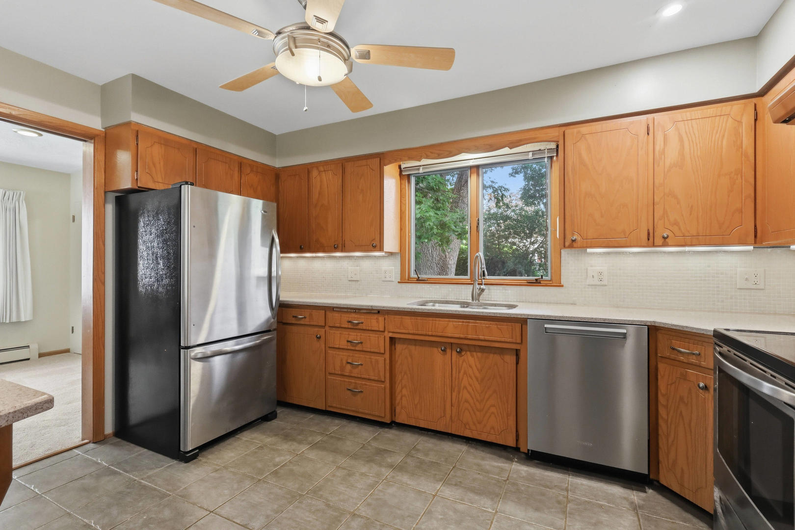 4213 35th Avenue Moline, IL 61265 - Photo 10 of 37