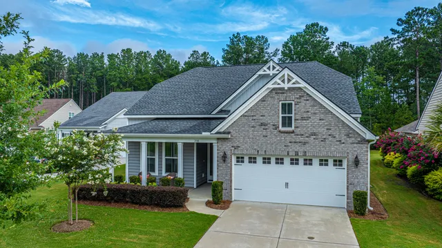 $550,000 | 231 Marina Shores Court, Summerville, SC 29486