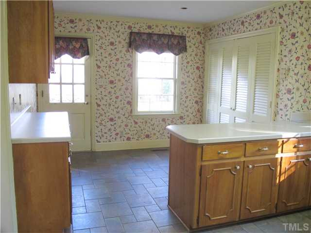430 Marlowe Road Raleigh, NC 27609 - Photo 8 of 25 Breakfast Area