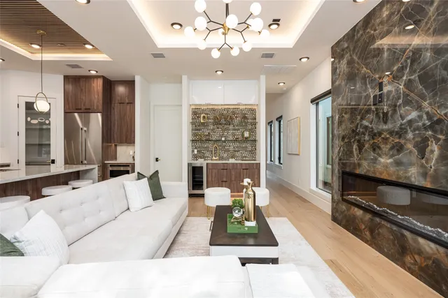 $611,000 | 615 Rolling Oaks, Stafford, TX 77477