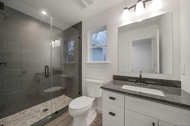 $899,999 | 39 Locust Avenue South, Medford, NY 11763