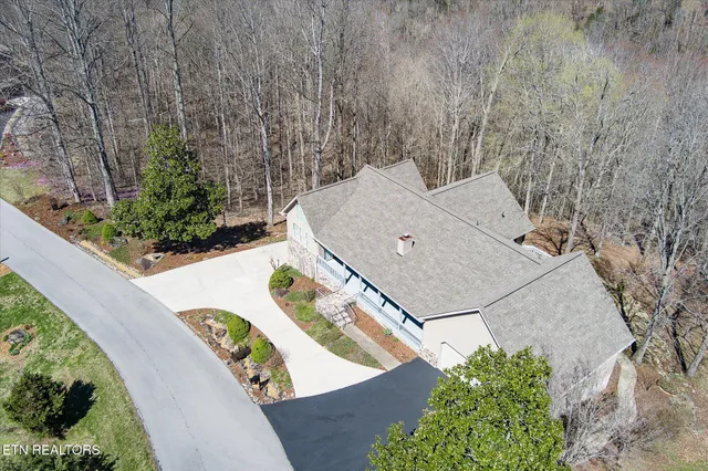 $619,000 | 566 Mallard Pointe Road, Byrdstown, TN 38549