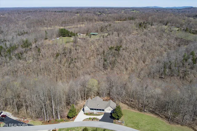 $619,000 | 566 Mallard Pointe Road, Byrdstown, TN 38549