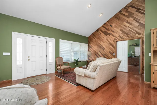 $619,000 | 566 Mallard Pointe Road, Byrdstown, TN 38549