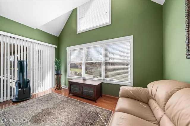 $619,000 | 566 Mallard Pointe Road, Byrdstown, TN 38549