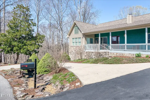 $619,000 | 566 Mallard Pointe Road, Byrdstown, TN 38549