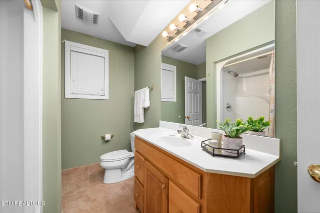 $619,000 | 566 Mallard Pointe Road, Byrdstown, TN 38549