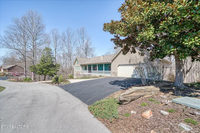 $619,000 | 566 Mallard Pointe Road, Byrdstown, TN 38549