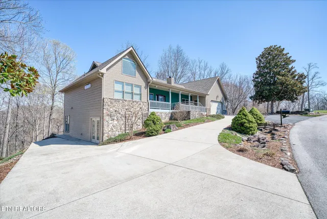 $619,000 | 566 Mallard Pointe Road, Byrdstown, TN 38549