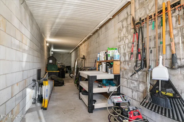 $619,000 | 566 Mallard Pointe Road, Byrdstown, TN 38549