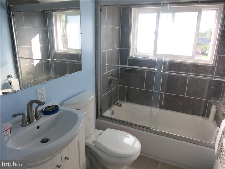 9 Harrow Road Levittown, PA 19056 - Photo 21 of 25 Bathroom