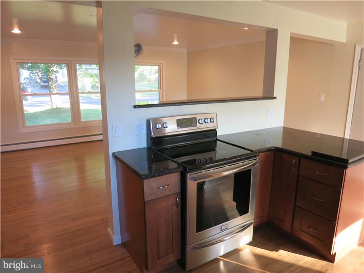 9 Harrow Road Levittown, PA 19056 - Photo 7 of 25 Kitchen